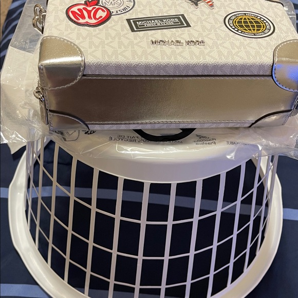 Michael Kors White and Silver Crossbody Bag with Patches - Picture 2 of 6